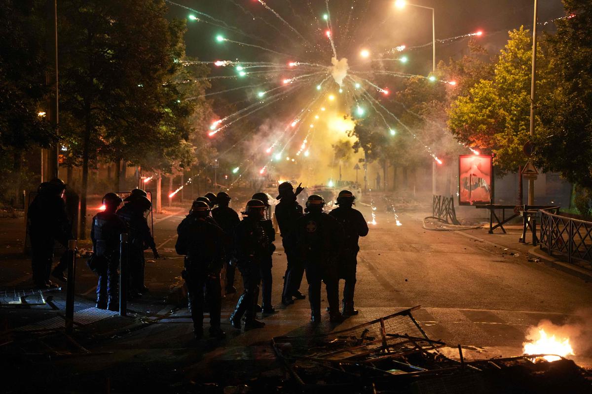 Tirs de mortier et affrontements nocturnes à Argenteuil