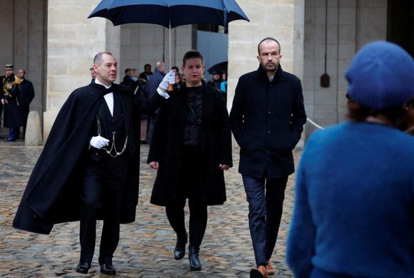 Macron et ses déclarations choquantes : une insulte aux familles des victimes