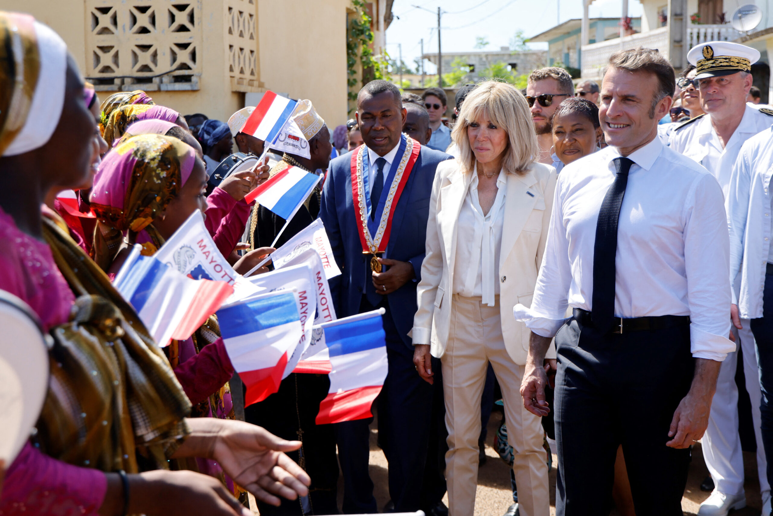 Macron trahit Mayotte : la lutte contre l’immigration clandestine se dégrade