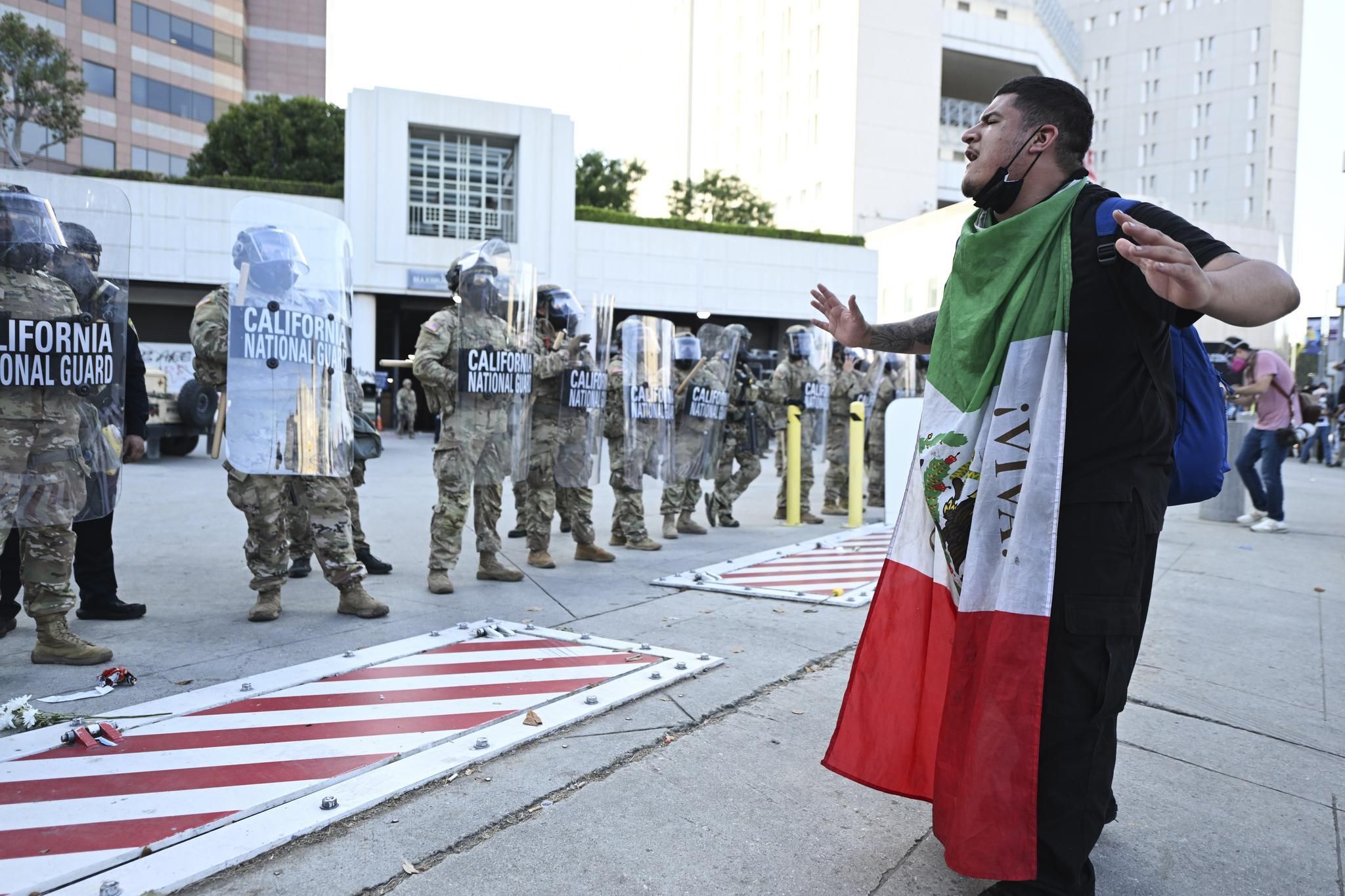 La répression militaire à Los Angeles : un signe inquiétant de l’effondrement démocratique