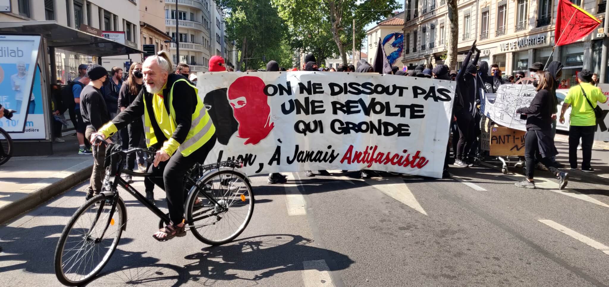 La menace des antifas de Lyon : une menace pour la sécurité nationale